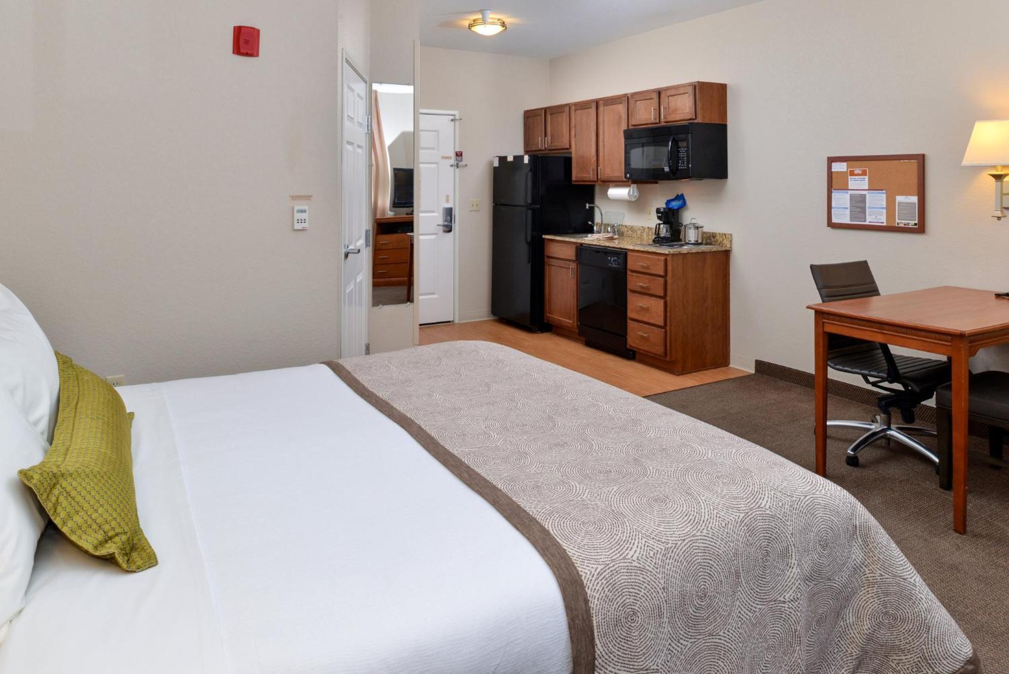 Candlewood Suites Turlock By Ihg Exterior photo