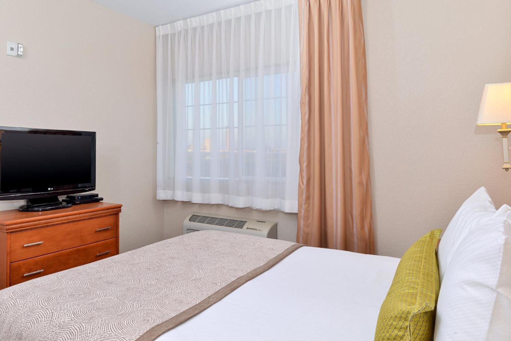 Candlewood Suites Turlock By Ihg Exterior photo